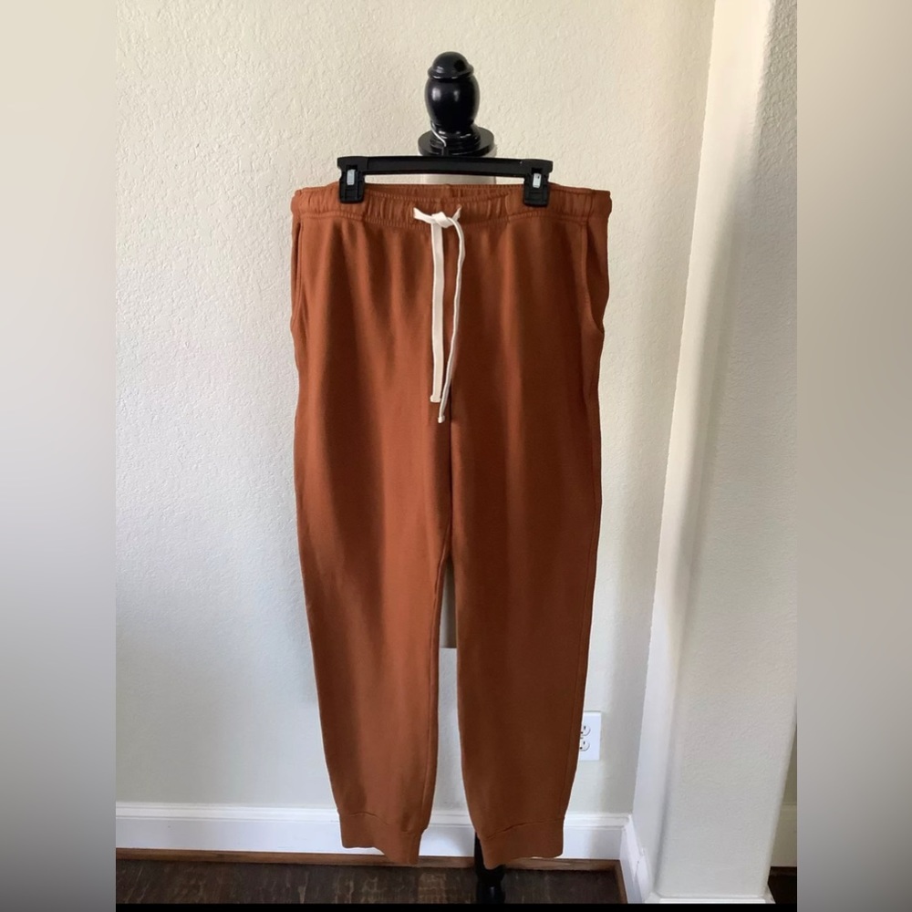 NWT Monrow women’s large sweatpants joggers pajamas casual pants brown rust